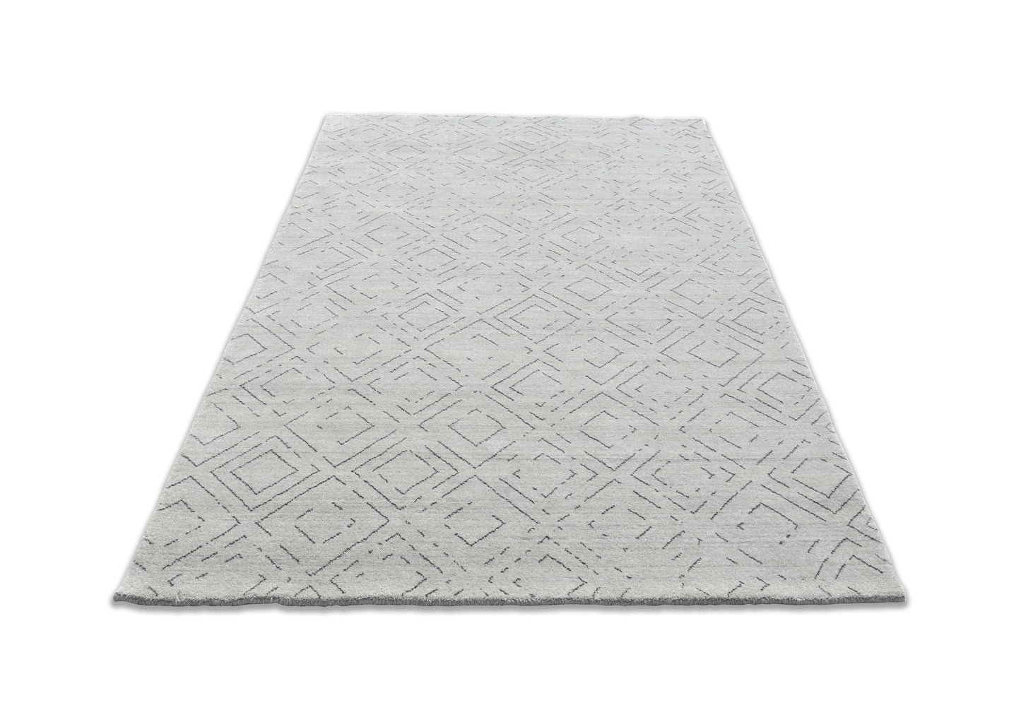 Labyrinth Essence Handmade Wool Accent Rug