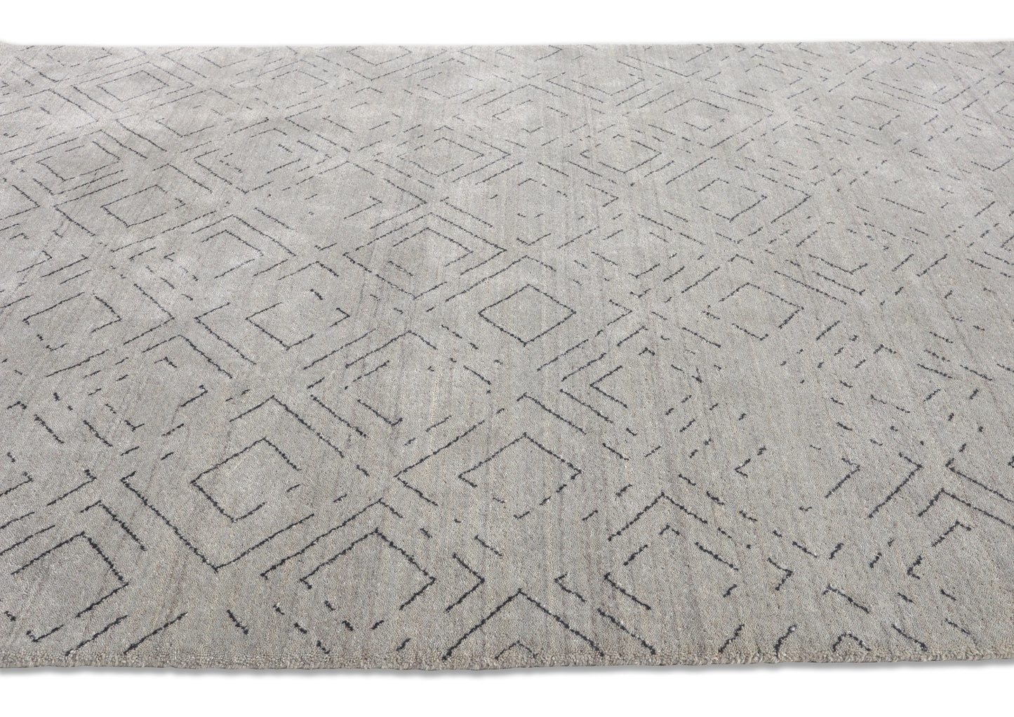 Labyrinth Essence Handmade Wool Accent Rug