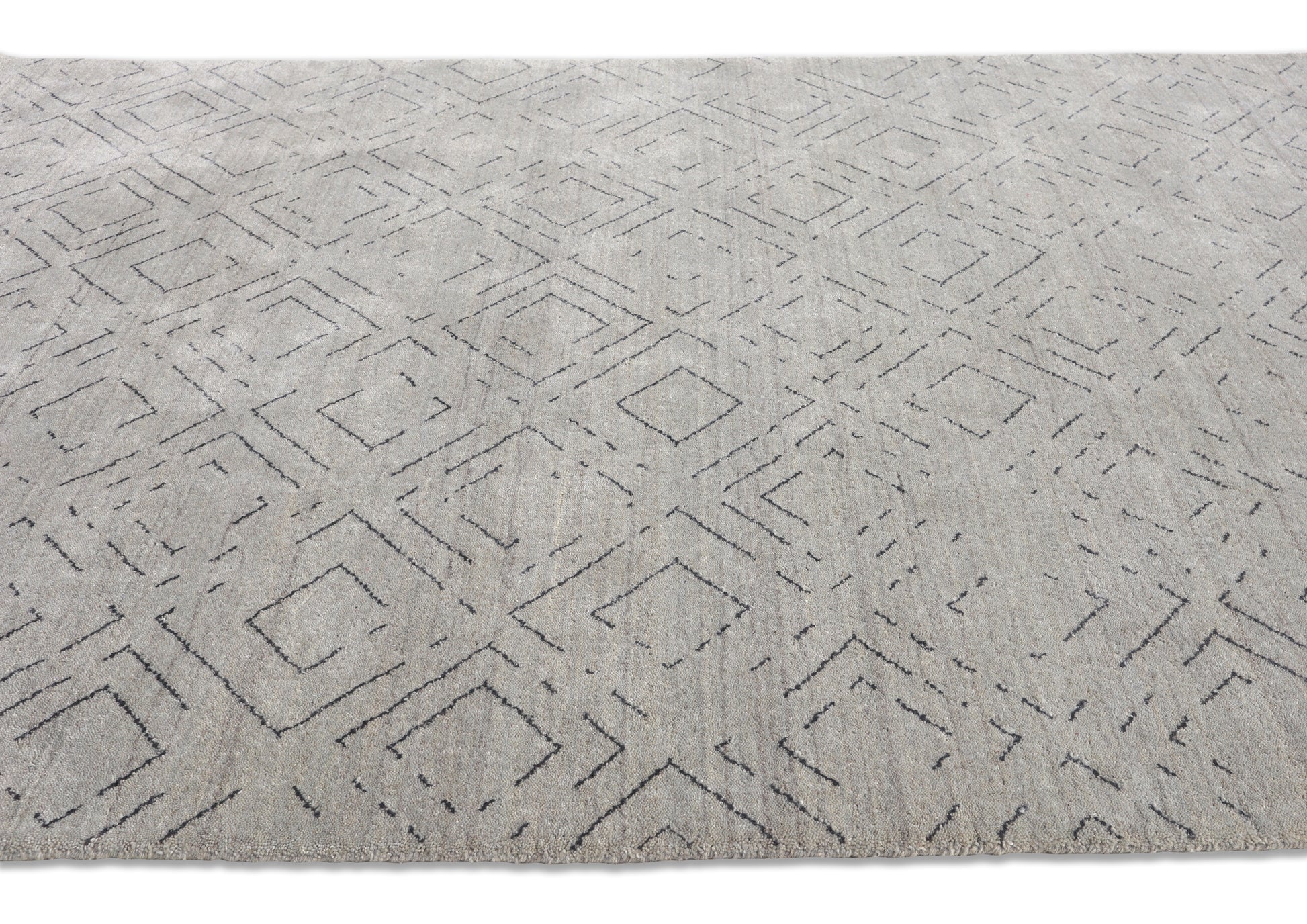 Labyrinth Essence Handmade Wool Accent Rug