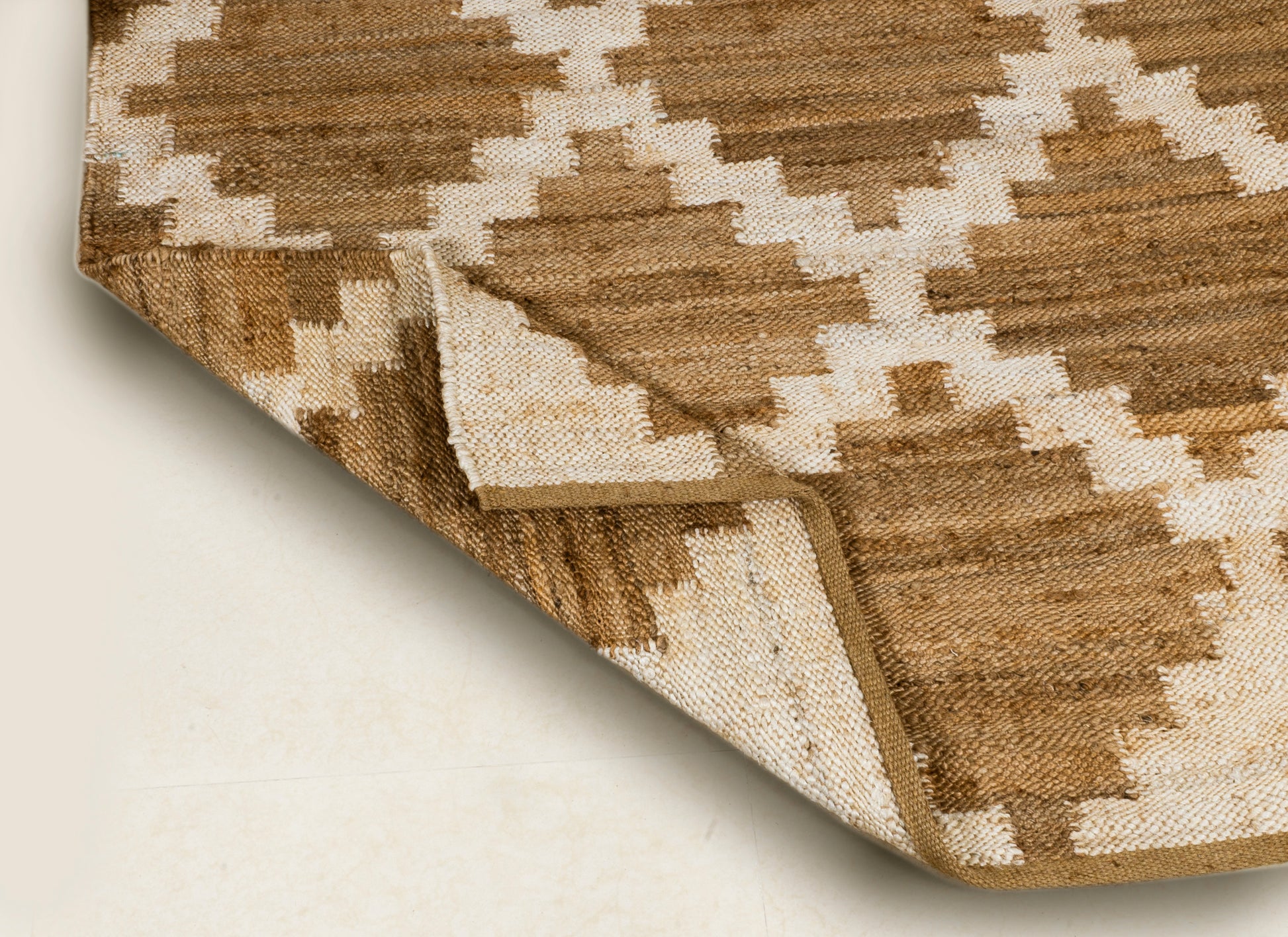 Moroccan Mirage Handwoven Jute Accent Rug 