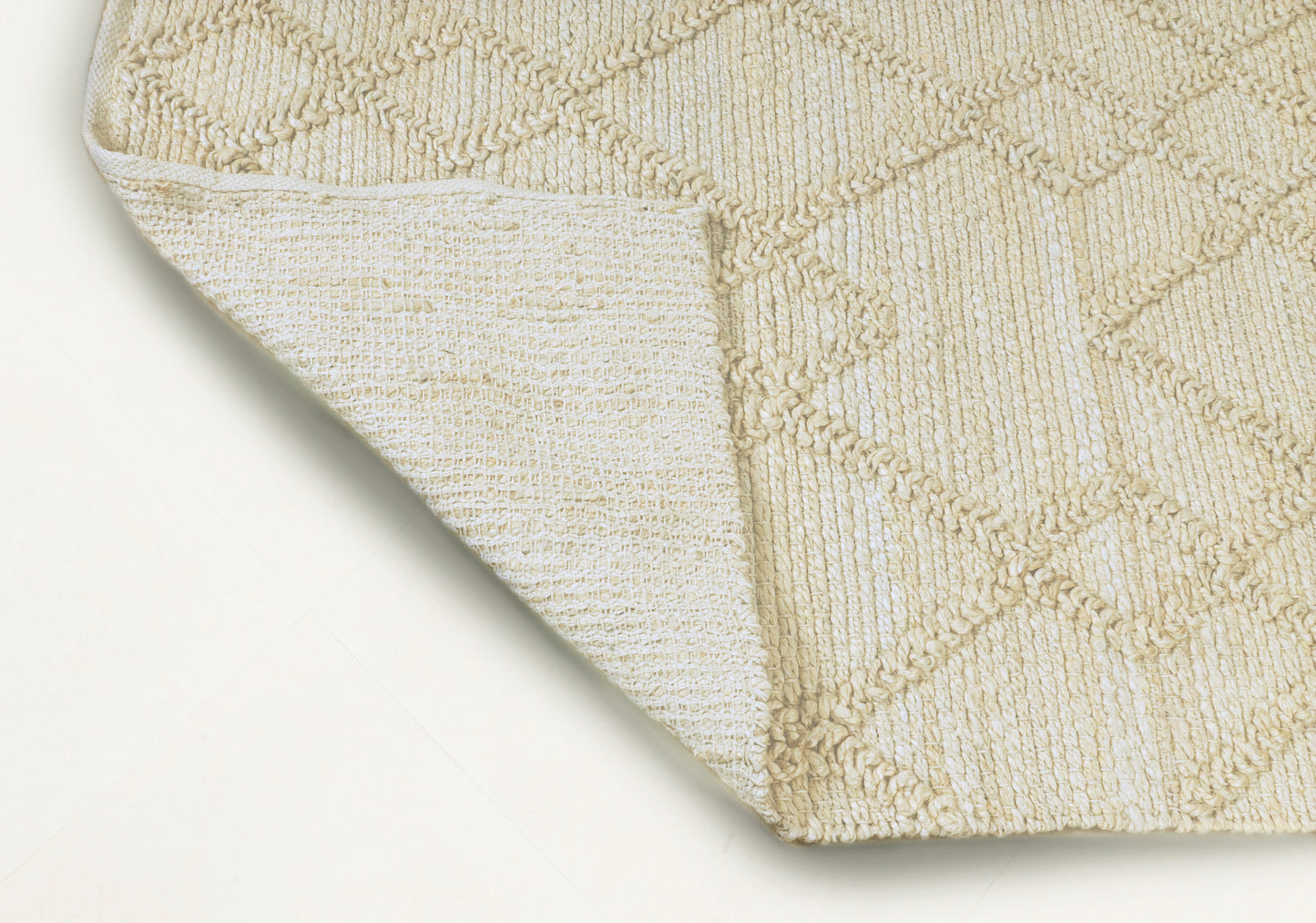 Diamond Serenity Handwoven Jute Accent Rug