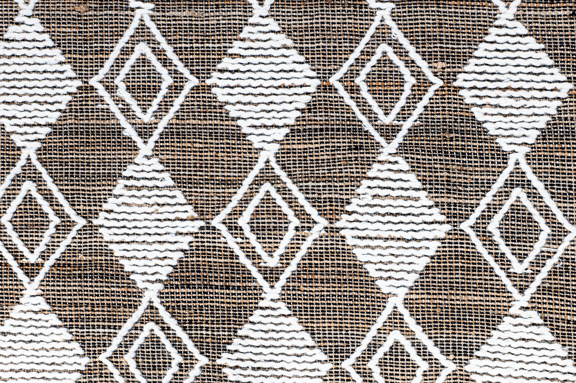 Harmonious Lattice Handwoven Jute Accent Rug