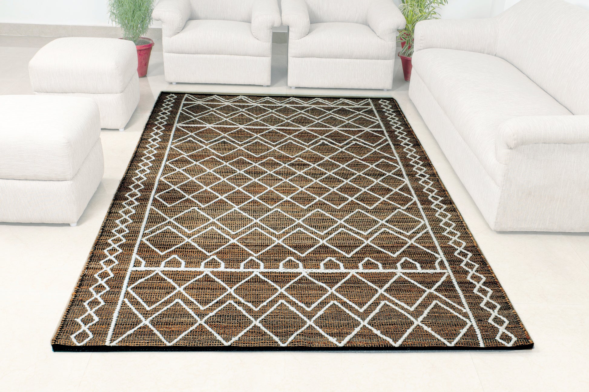 Geometric Essence Handwoven Jute Accent Rug 