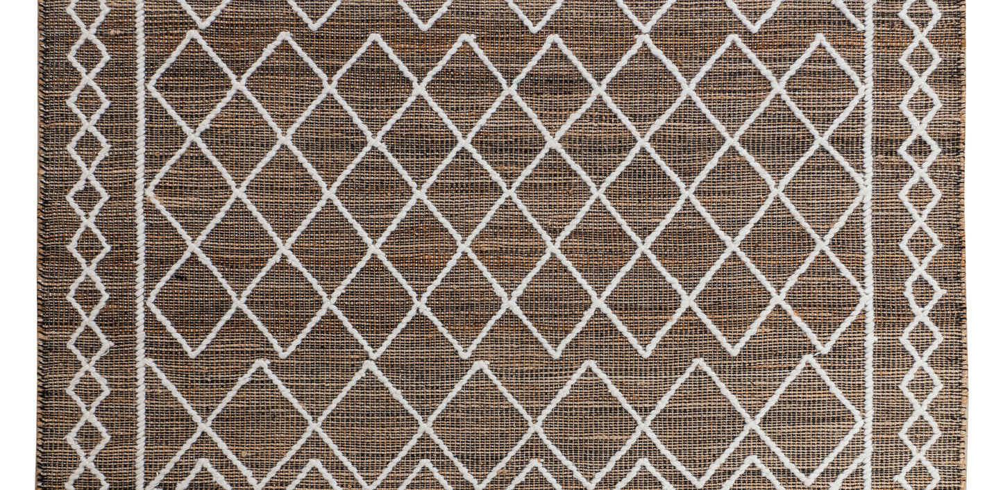 Geometric Essence Handwoven Jute Accent Rug 