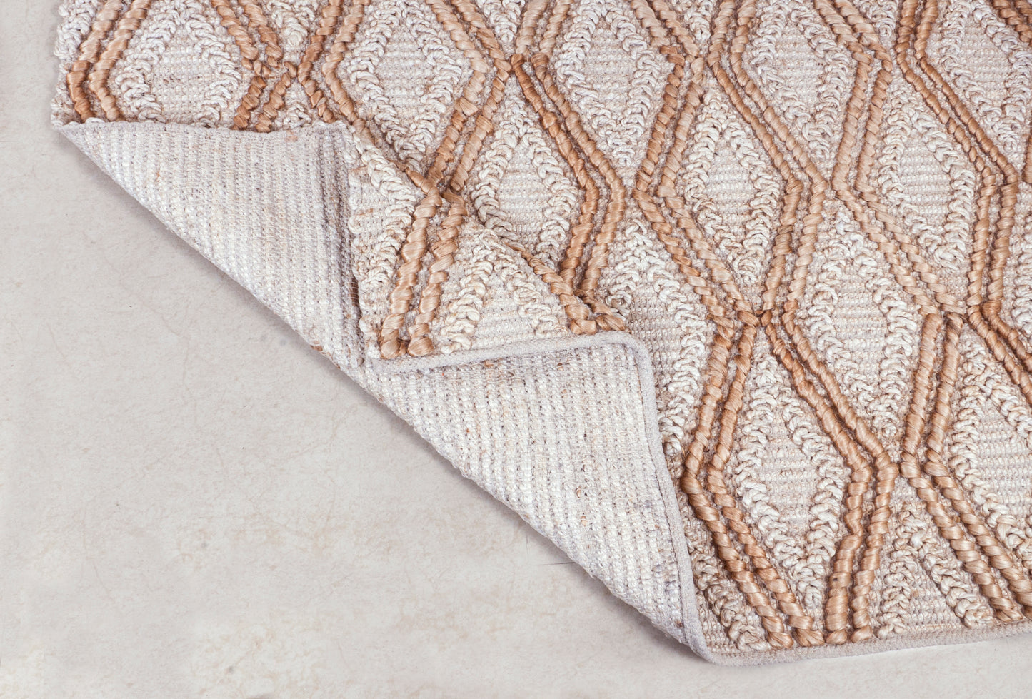 Cascading Diamonds Handwoven Jute Accent Rug