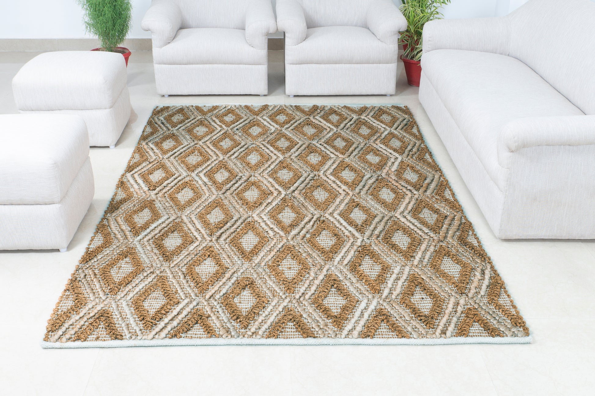 Diamond Harmony Handwoven Jute Accent Rug – Caramel Infusion