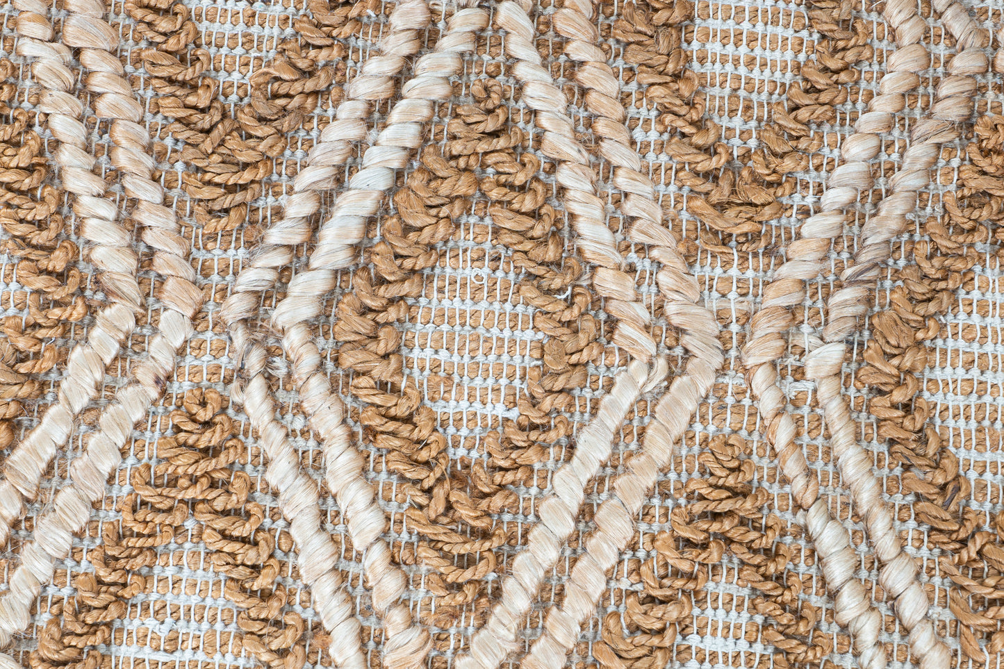 Diamond Harmony Handwoven Jute Accent Rug – Caramel Infusion