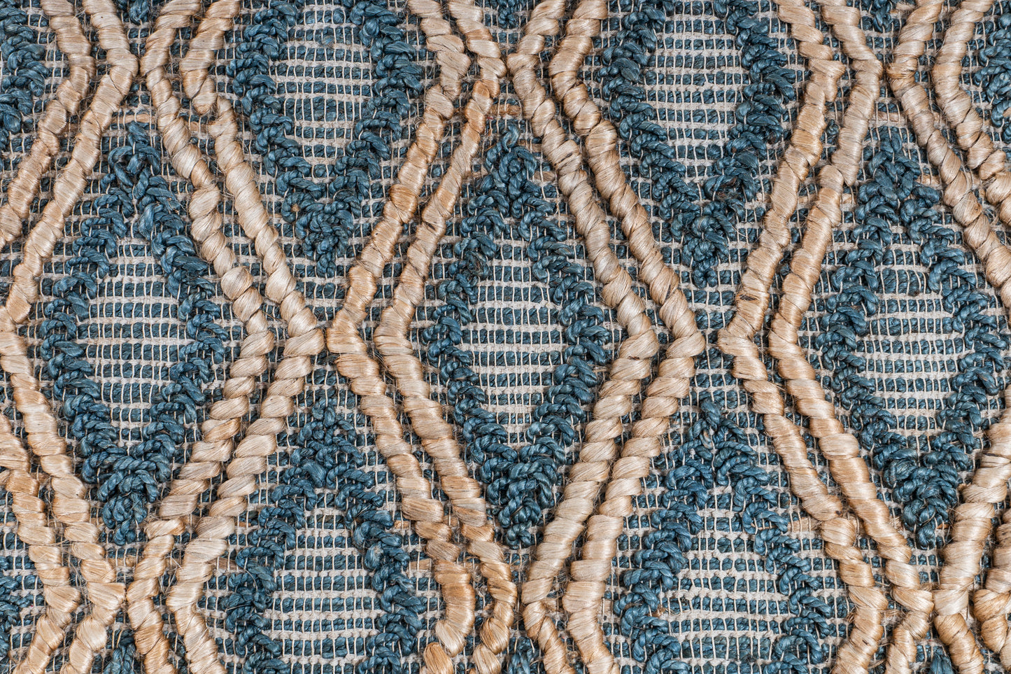 Sapphire Lattice Handwoven Jute Accent Rug – Oceanic Tranquility