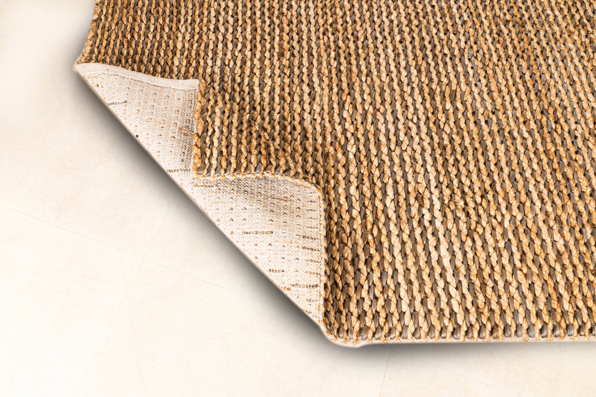 Honeycomb Weave Handwoven Jute Accent Rug – Lustrous Earth