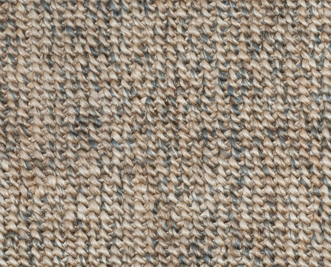 Earthy Hues Handwoven Jute Accent Rug – Textured Retreat