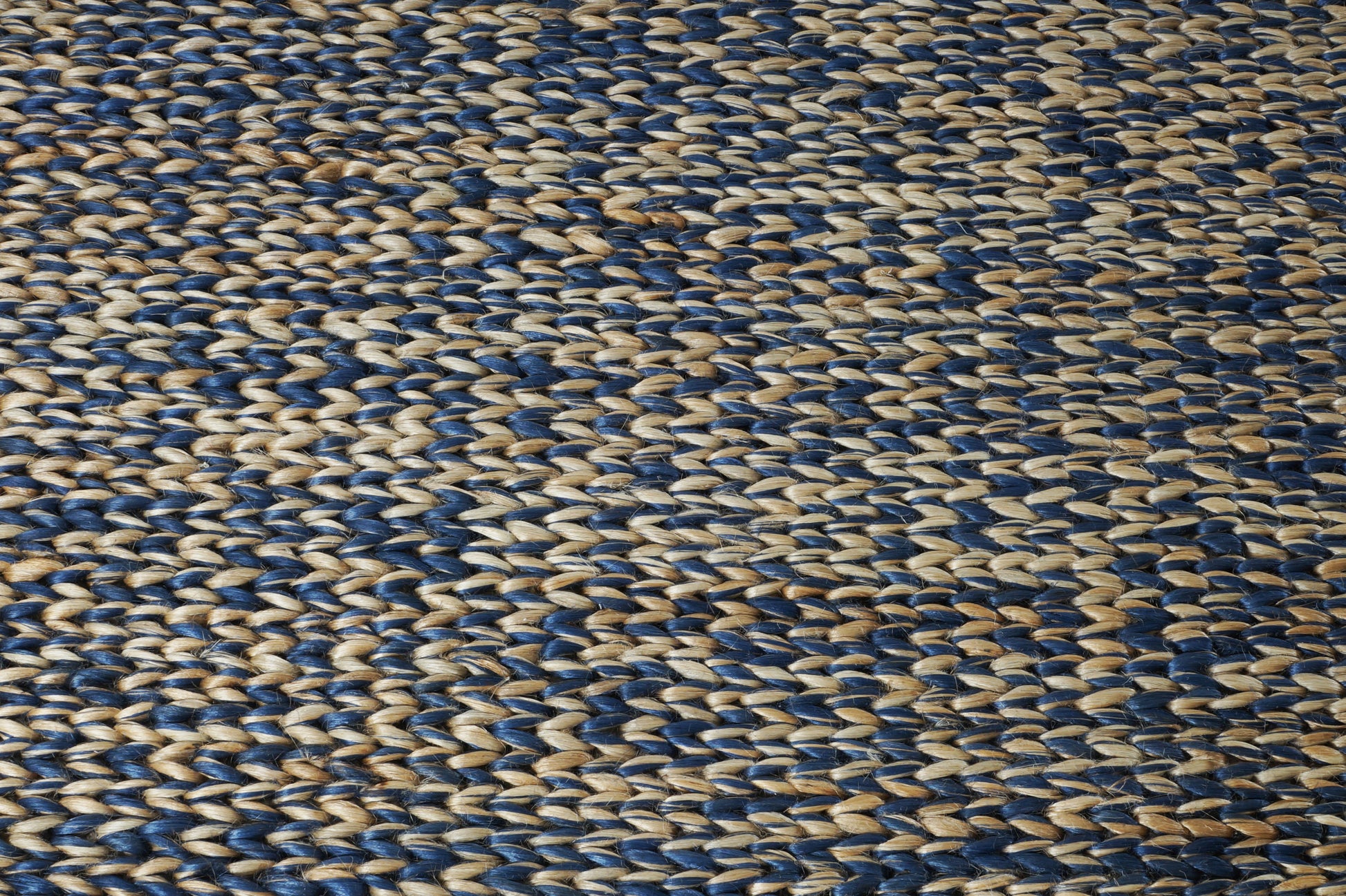 Maritime Weave Handwoven Jute Accent Rug – Oceanic Nook