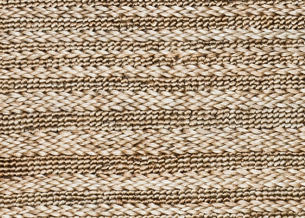 Natural Elegance Handwoven Jute Accent Rug – Petite Refined Earthiness  