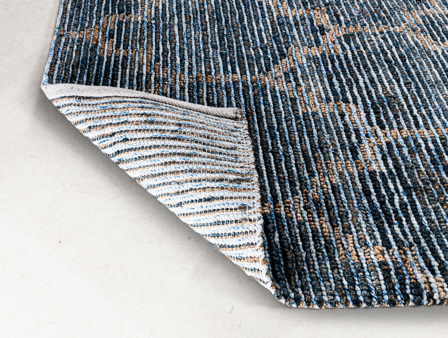 Marine Mosaic Handwoven Jute & Wool Accent Rug – Azure Interlace