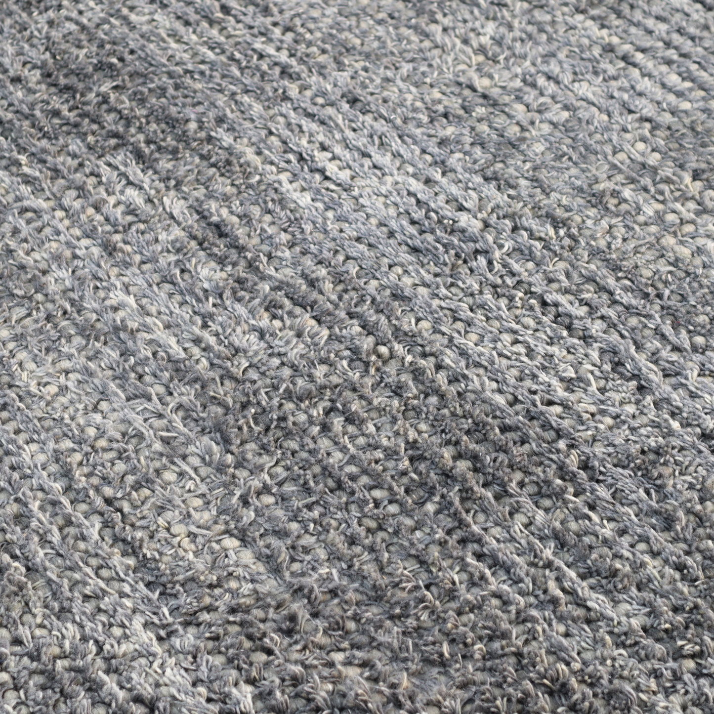 Misty Grays Handmade Wool Loop and Pile Accent Rug